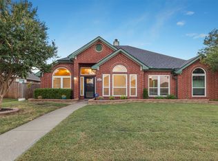 6617 Stamps St, Rowlett, TX 75089