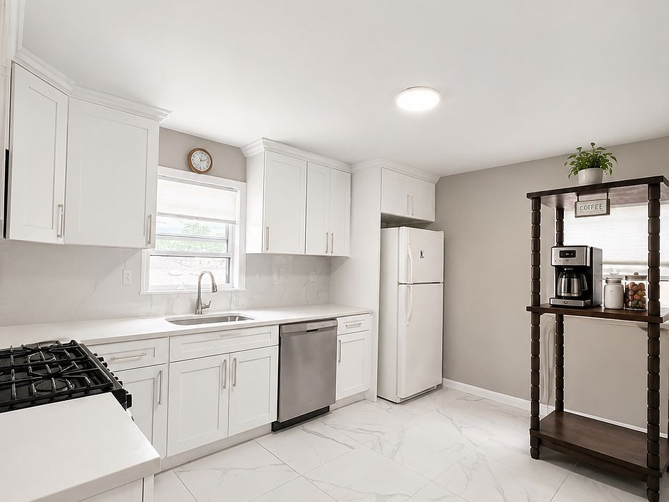1st image of 247 Hillcrest St Floor 2