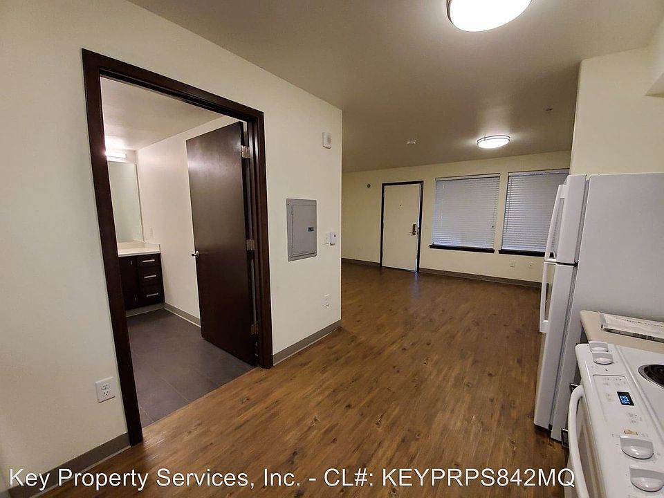 1st image of 3303 NE 78th Ave APT 20