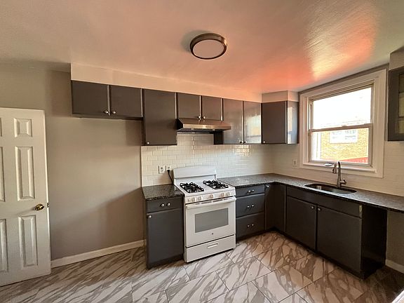 5th image of 4415 Teesdale St