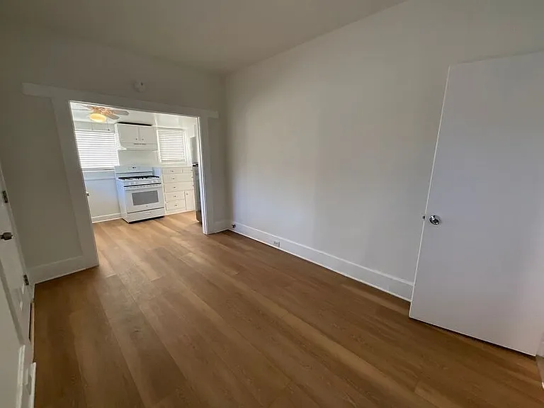 545 N Oakland Ave #3 — Photo 6