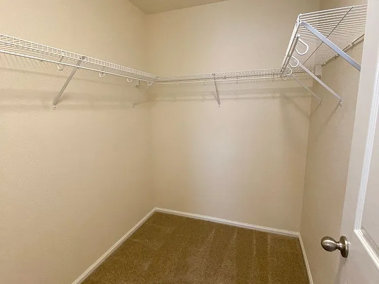 7605 Dobbs Dr — Photo 20