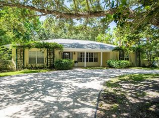 711 Riomar Dr, Vero Beach, FL 32963