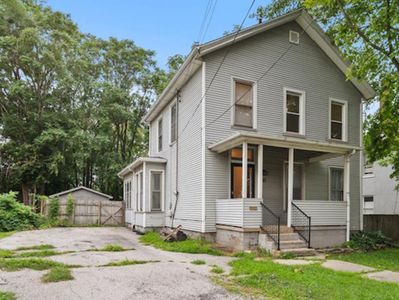707 S Center St, Bloomington, IL, 61701