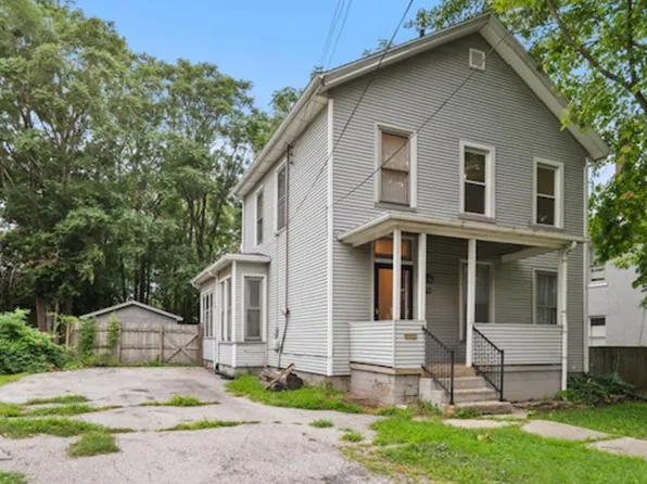 707 S Center St, Bloomington, IL 61701