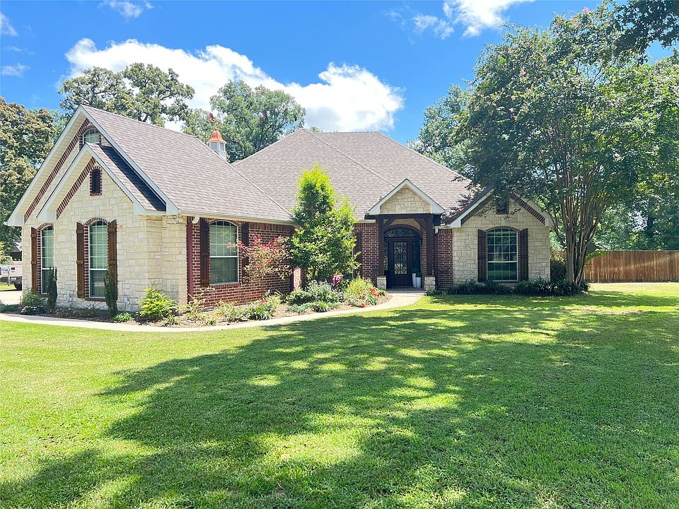 1st image of 160 Timber Creek Dr