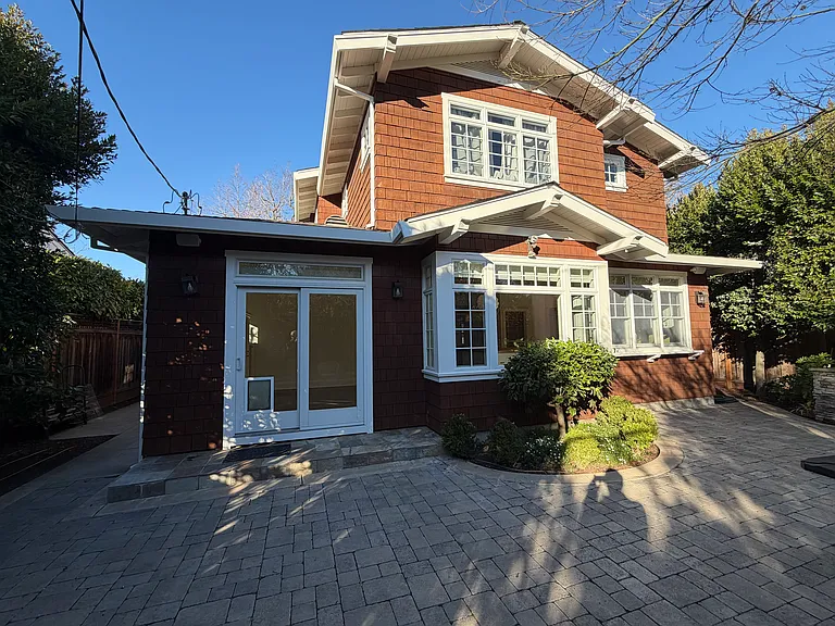383 Hedge Rd — Photo 17