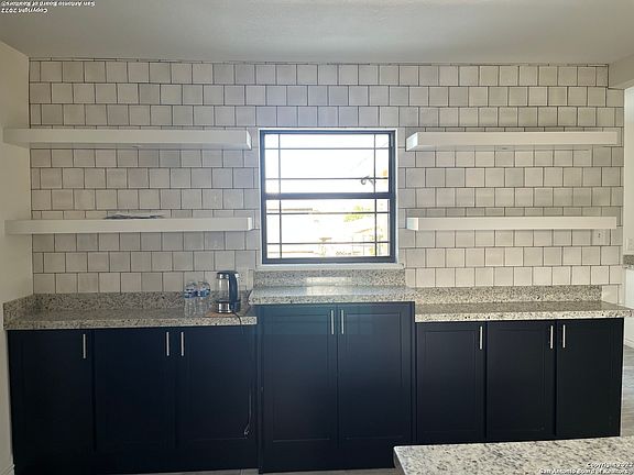 4th image of 400 S 9th St