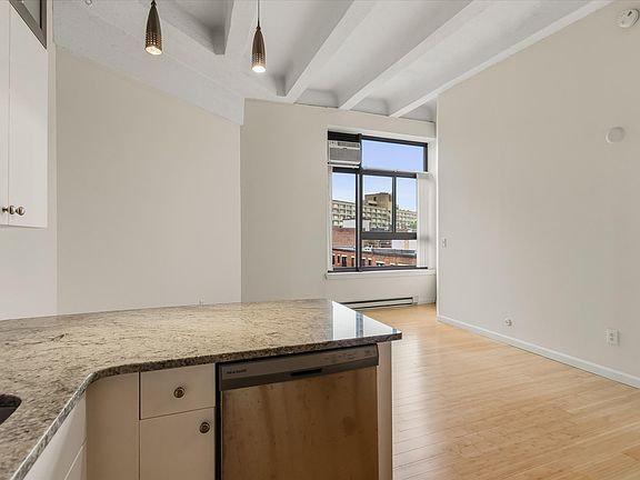 5th image of 12 Stoneholm St APT 524