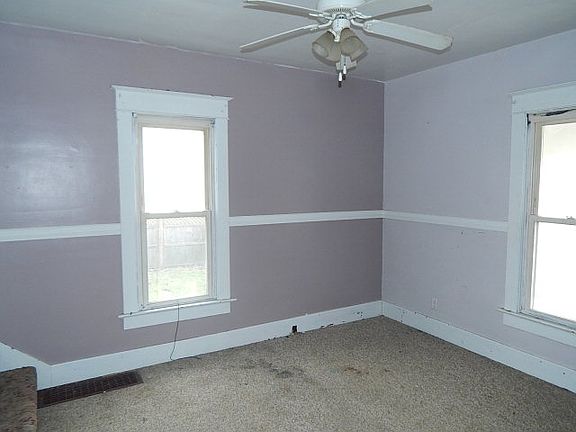 4th image of 103 E Finley St
