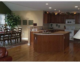 3rd image of 160 Janyce Dr