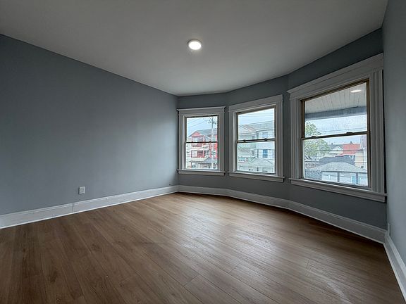 4th image of 88 6th St #B2