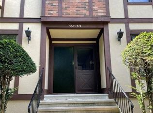 572 Sierra Vista Ln, Valley Cottage, NY 10989