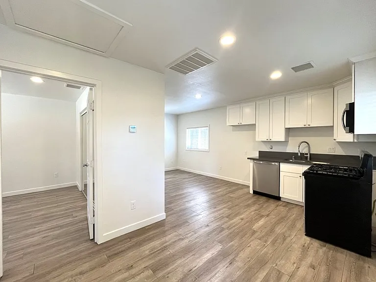 RV T 1629 (Front home) — Photo 6