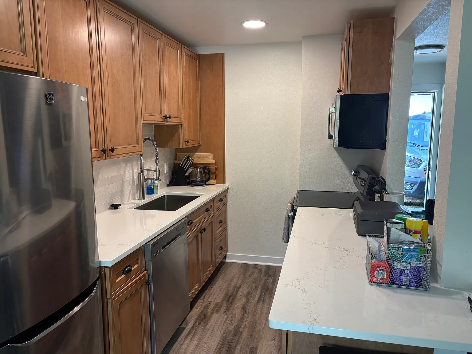 2 bed, 1.5 bath, 1100 sqft, $2,200 — Photo 3