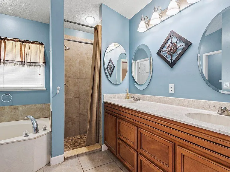 4557 SW Athena Dr — Photo 7