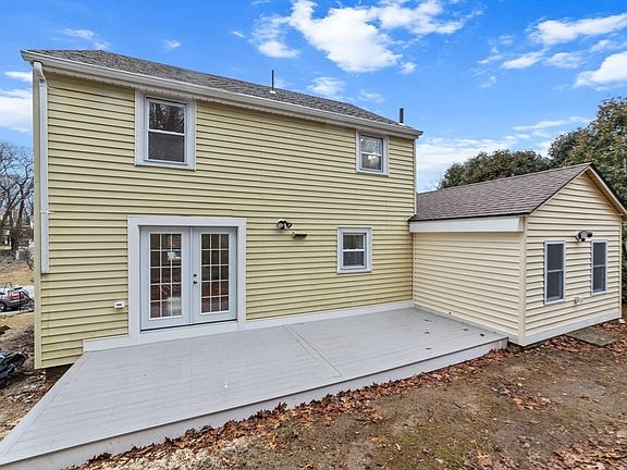 5th image of 37 Bunker Hill Ln