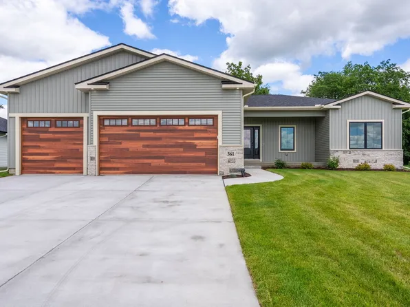 361 Linda Ln, Riverdale, IA 52722
