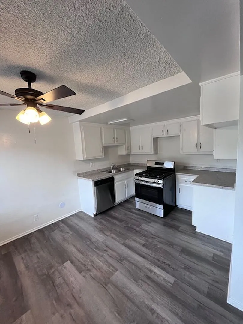 3620 S PACIFIC AVE — Photo 3