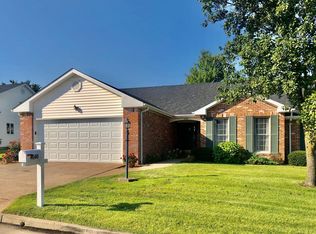4040 Cambridge Cir, Jefferson City, MO 65109