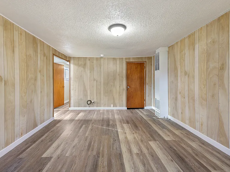 545 Madison St — Photo 17
