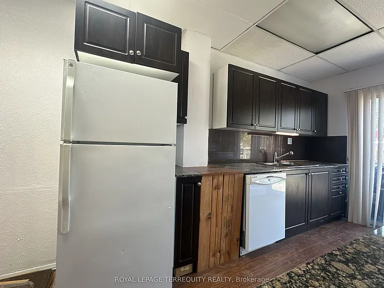 80 Eldon Ave — Photo 3