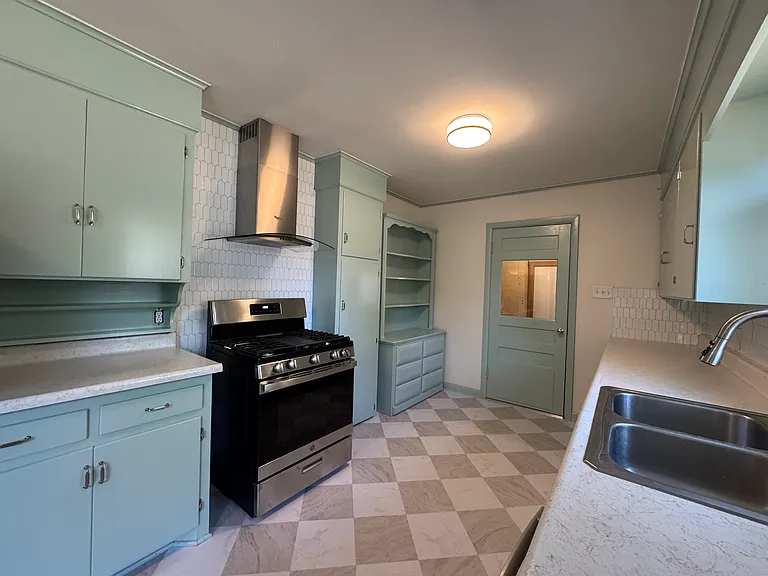 1803 Dorchester Dr — Photo 20