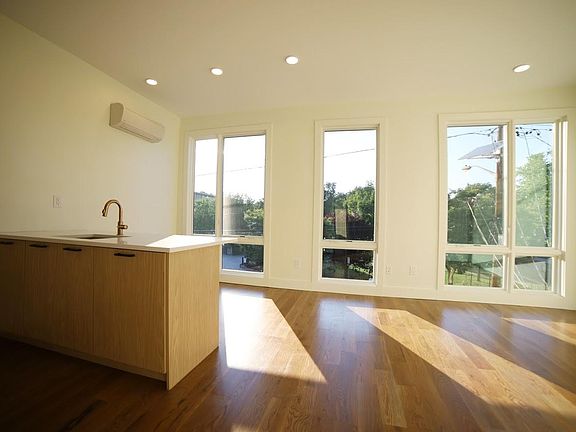 3rd image of 248 Van Horne St #2