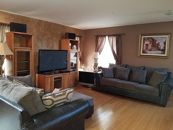 2nd image of 2576 Dickens Ct #2576