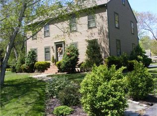 134 Edgecomb St, Mystic, CT 06355