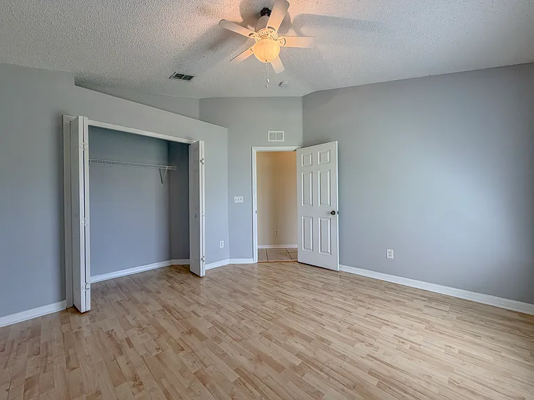 32 Forest Grove Dr — Photo 16