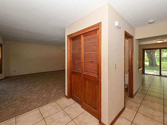 4th image of 14325 W Lincoln AVENUE