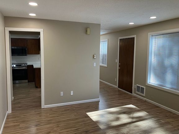 5th image of 187 & 189 Stoneway Dr NW #187