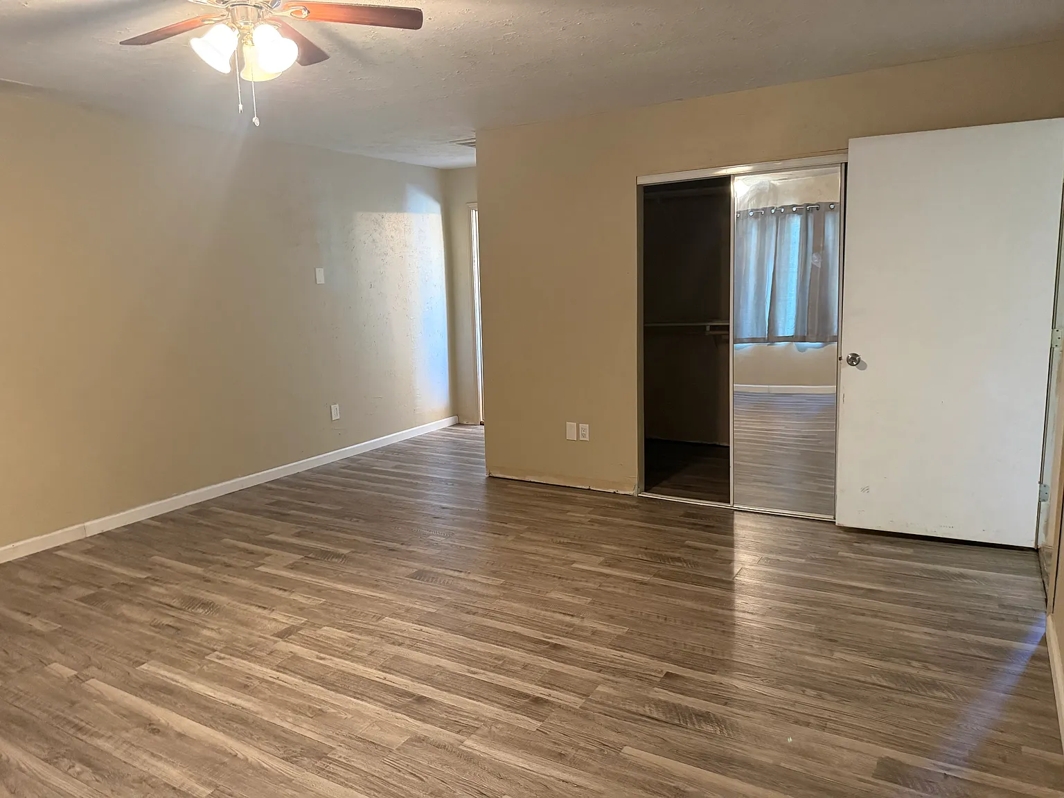 3 bed, 1328 sqft, $2,000 — Photo 3