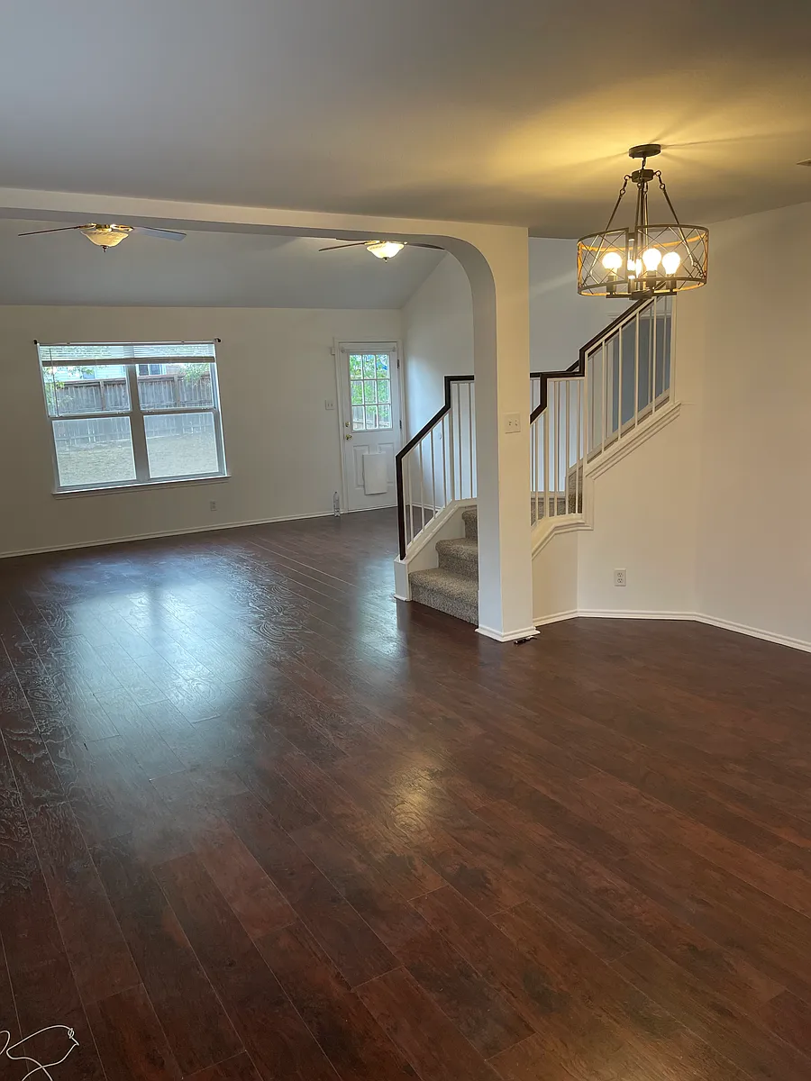 Building Photo - 1423 Diamond Blf