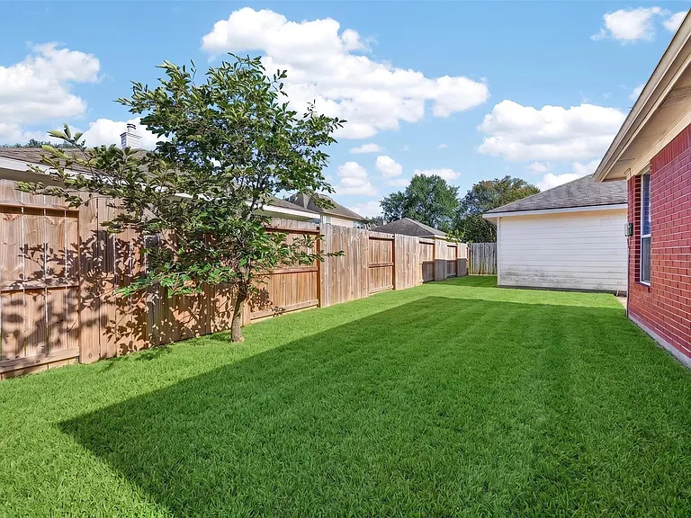 11214 Hillside Glen Trl — Photo 40