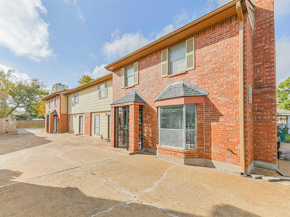 9217 Carousel Ln