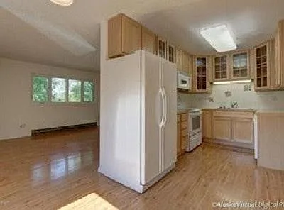 2 bed, 830 sqft, $1,600 — Photo 2