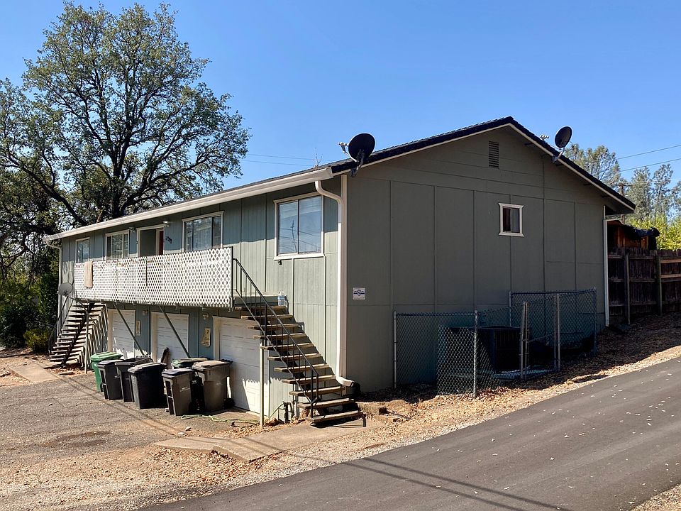2nd image of 2092 Rosamond Ave