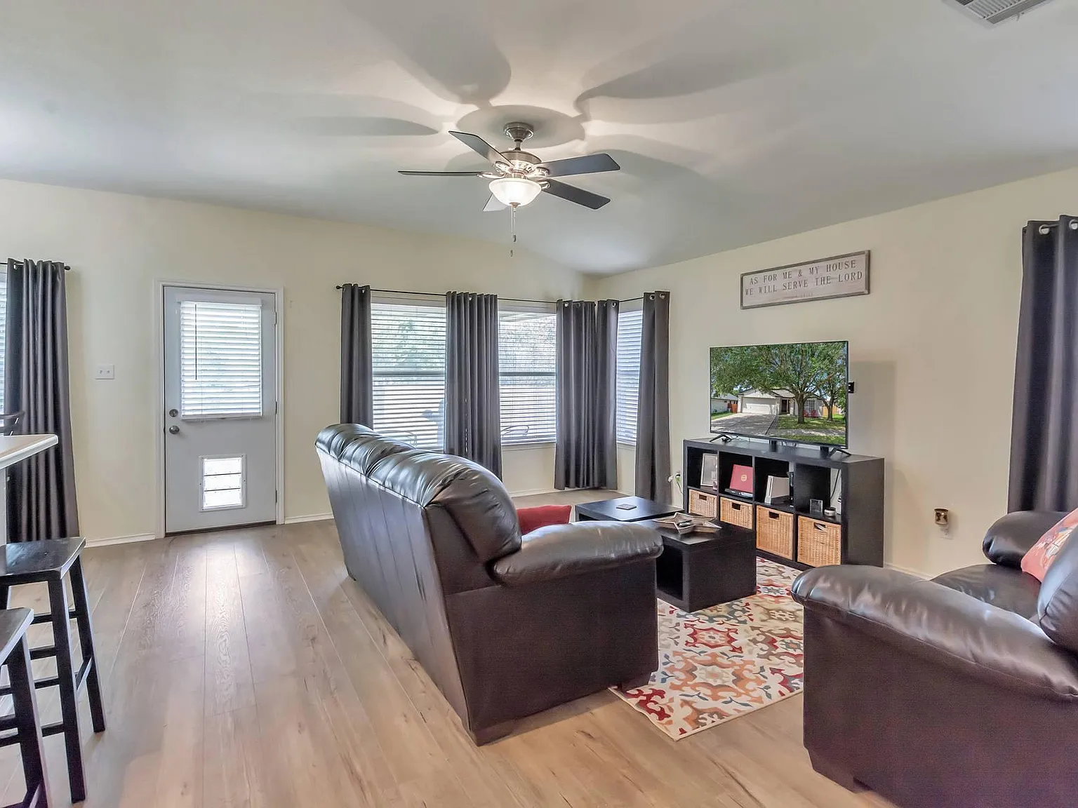 3 bed, 1298 sqft, $2,000 — Photo 4