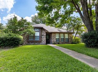 1406 Straus Rd, Cedar Hill, TX 75104