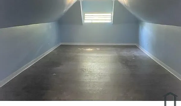 5 bed, 2000 sqft, $2,300 — Photo 4