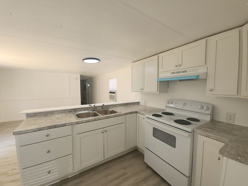 1st image of 678 Denton Blvd #10