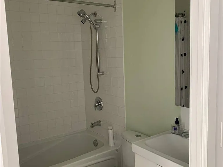 36 Lee Centre Dr #Townhouse 108 — Photo 11