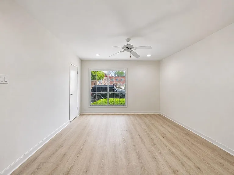 905 Harvard St — Photo 22