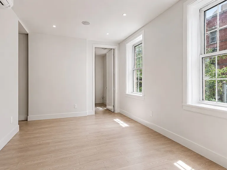 241 W 13th St #26 — Photo 5