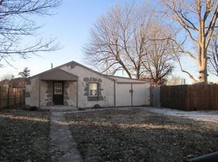 2226 W Olive St, Springfield, MO 65802