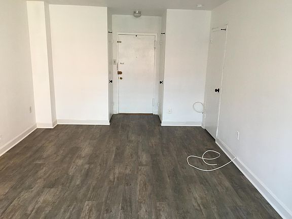 4th image of 1111 Arlington Blvd #2022