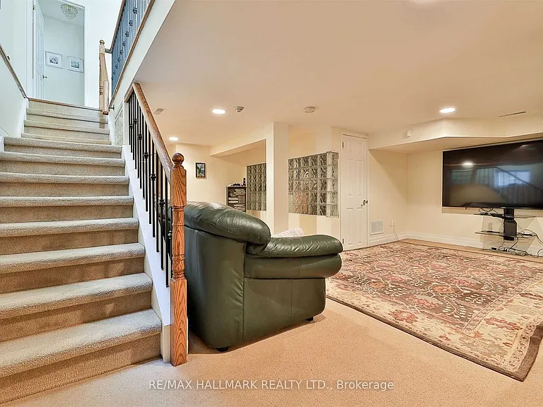 100 Courcelette Rd — Photo 22