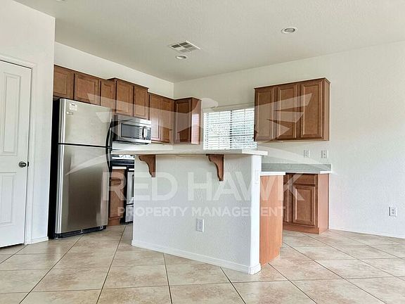 5th image of 1057 E Sourwood Dr